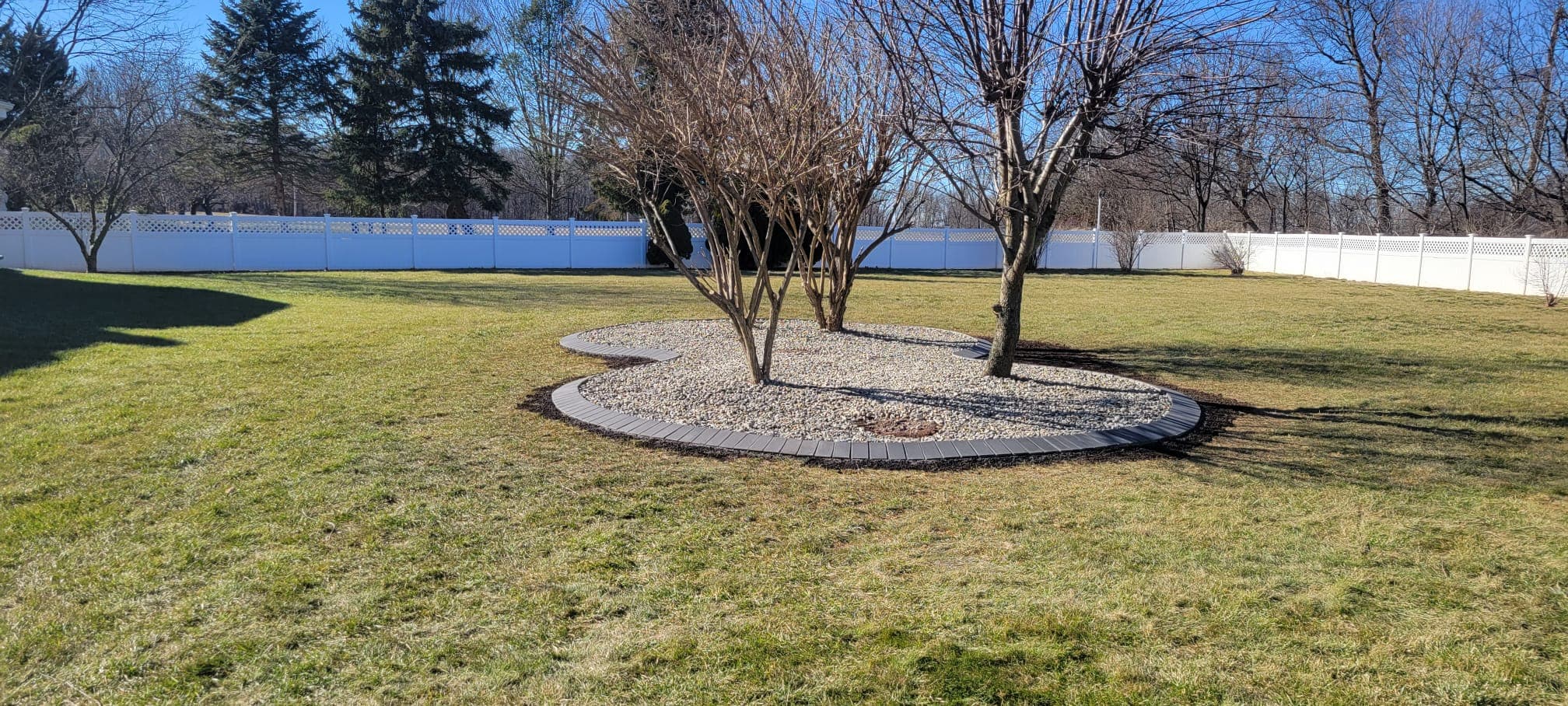 Landscaping & Mulch work image 1