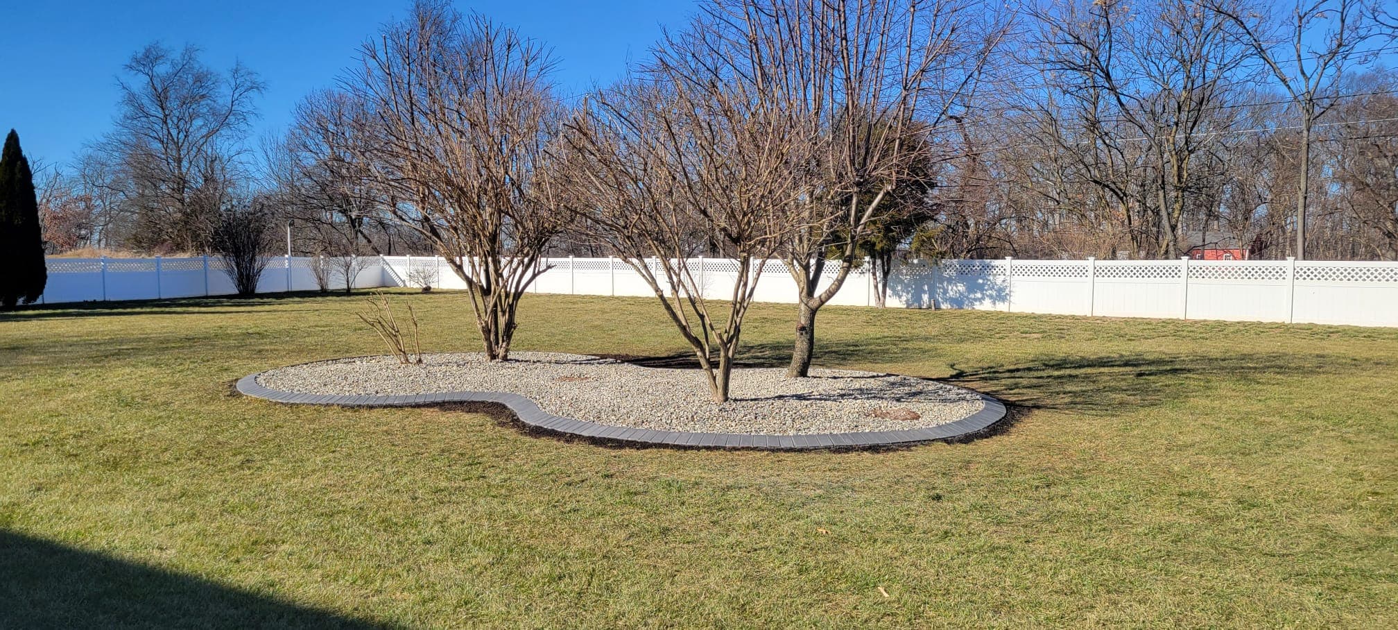 Landscaping & Mulch work image 12