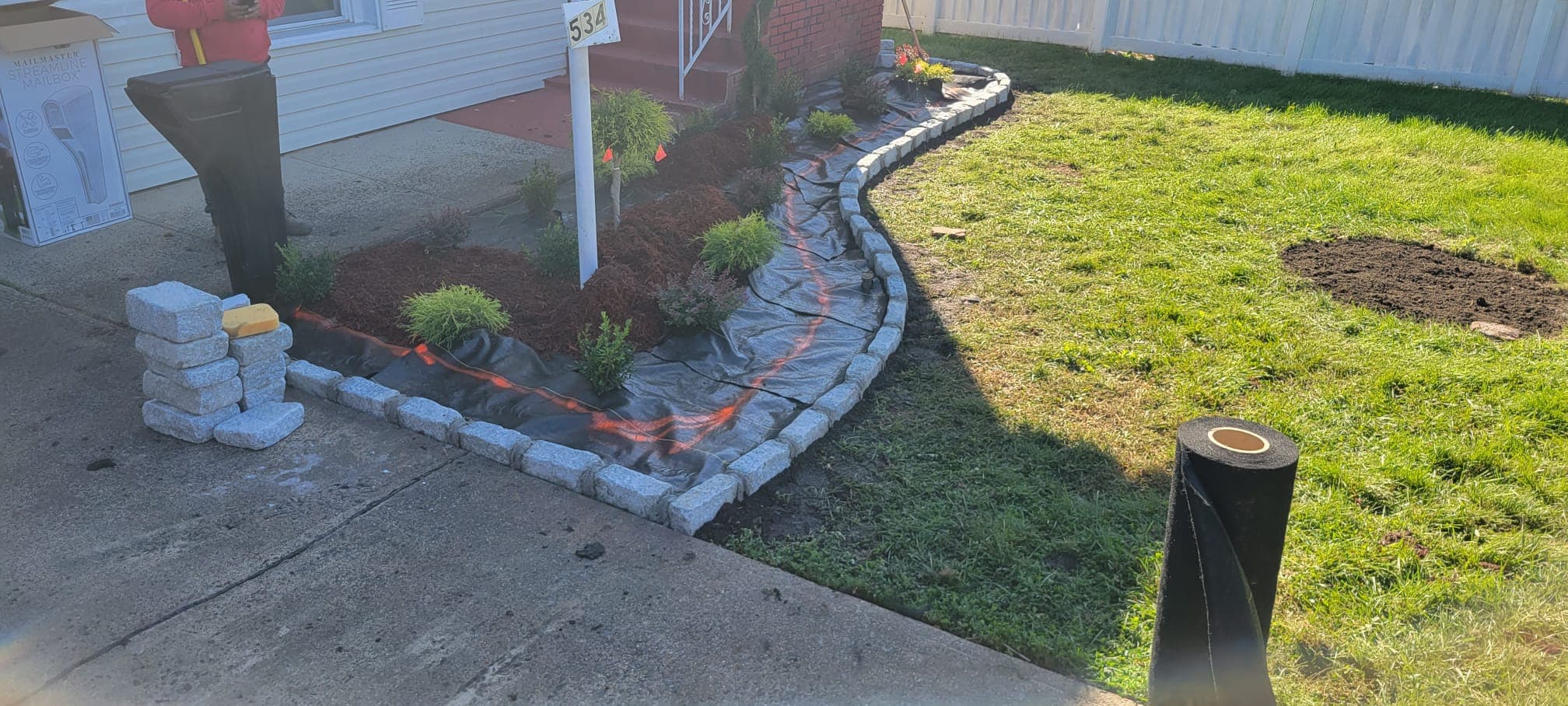 Landscaping & Mulch work image 20