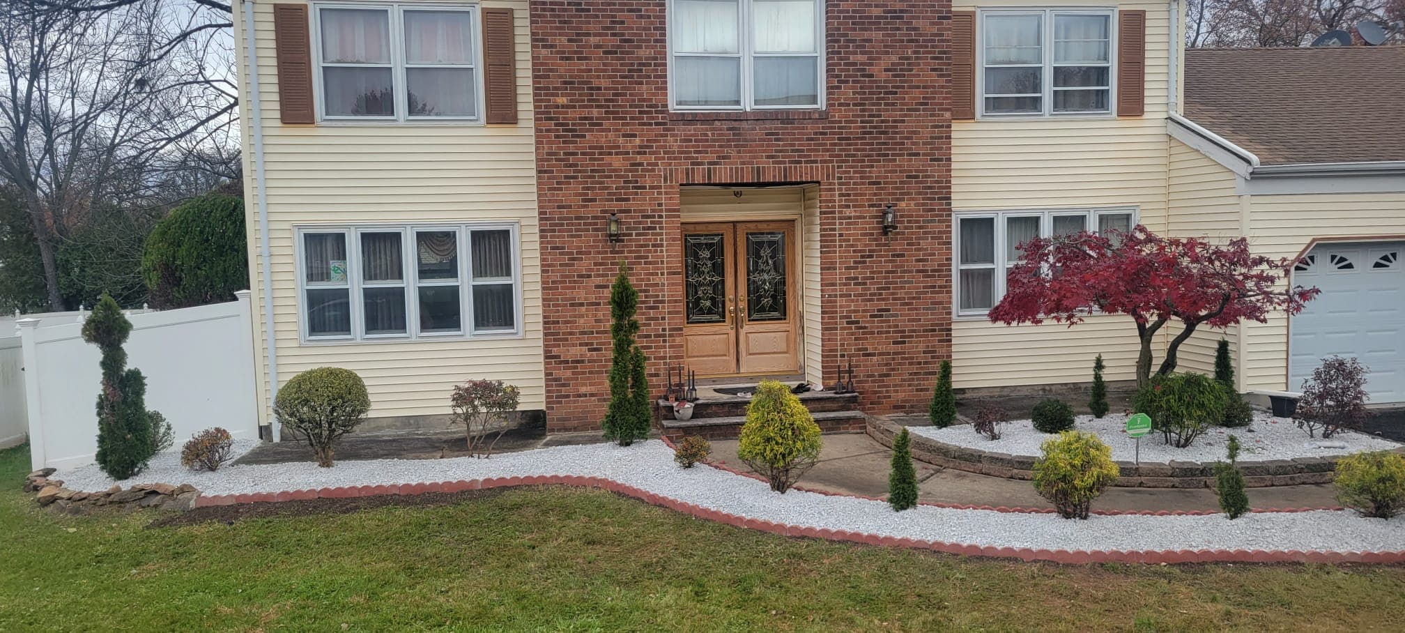 Landscaping & Mulch work image 26