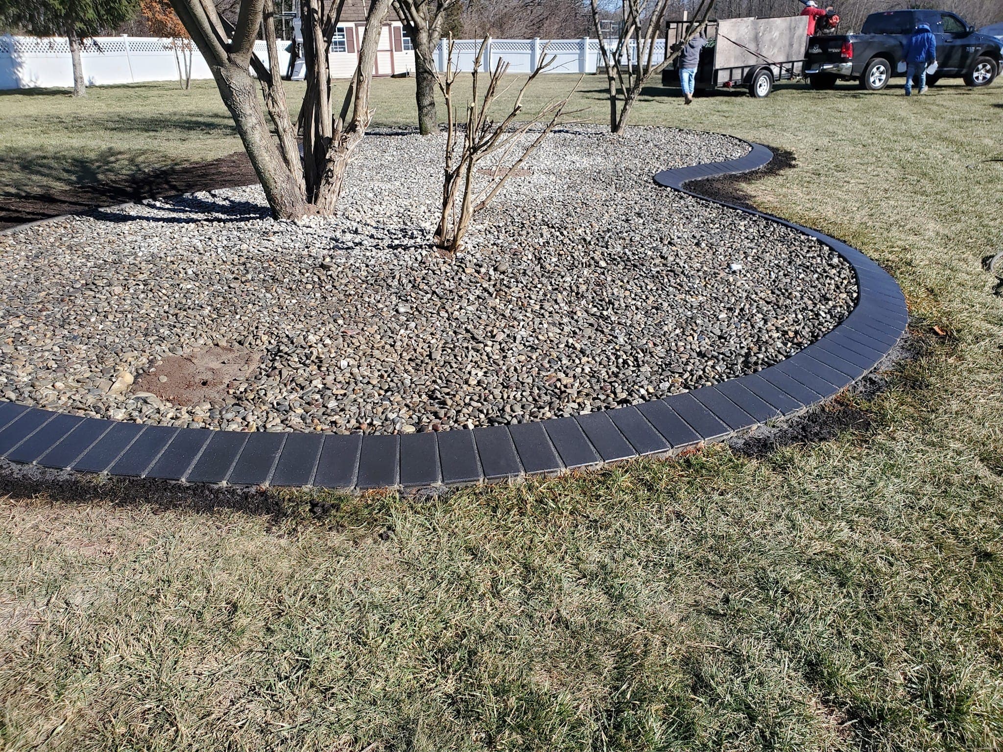 Landscaping & Mulch work image 33